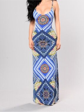 Grevercute from The Buckle blue Bodycon printed maxi in blue size medium